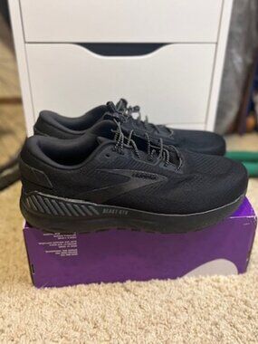 Brooks Beast 24 GTS Men Size 12.5 4E Double Wide Black Running Shoes New No Box